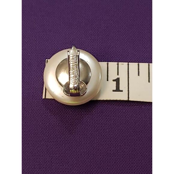 Vintage Sarah Coventry Clip On Earrings Round Off-White Faux Button Shape Pearls - Picture 9 of 9